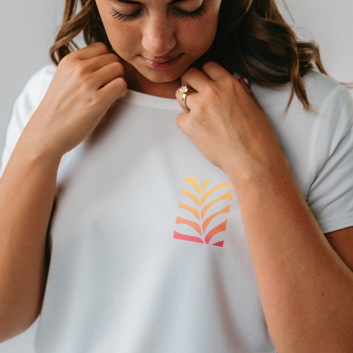 Women's Sand Palm FlowWeave™ Tee