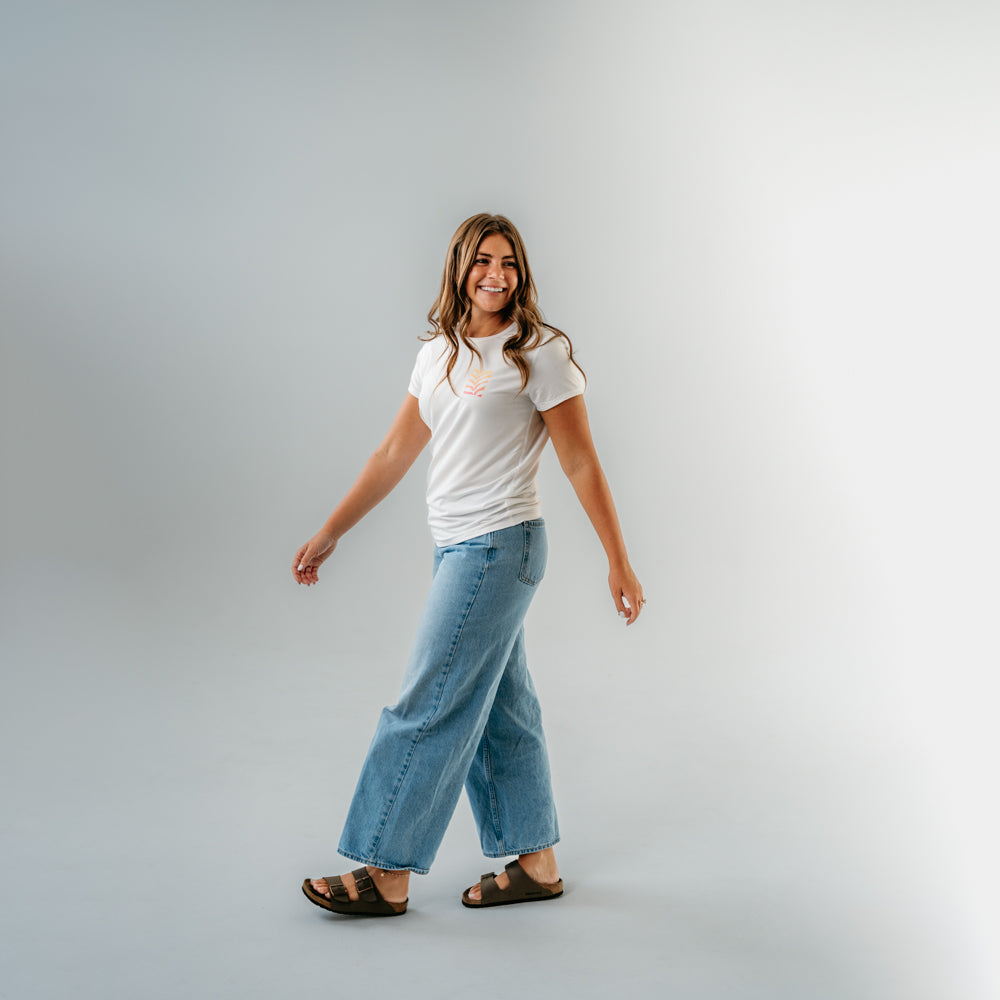 Women's Sand Palm FlowWeave™ Tee